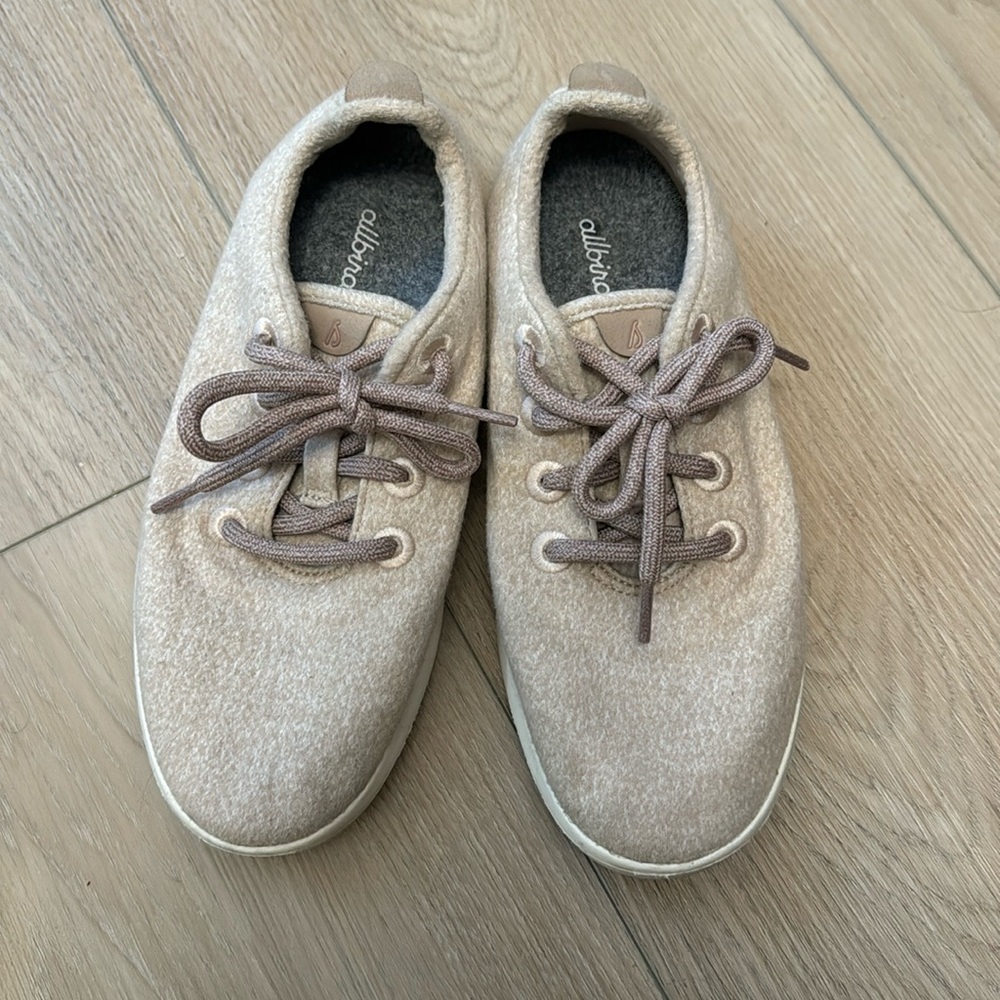Allbirds wool runner, size 7, EUC, light pale pink